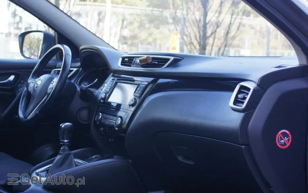 NISSAN Qashqai 1.2 DIG-T N-Connecta