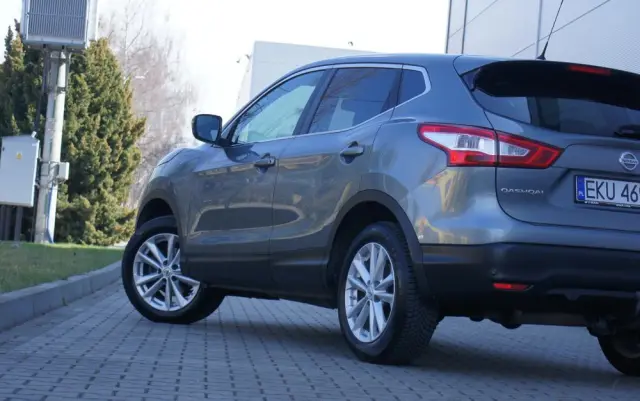 NISSAN Qashqai 1.2 DIG-T N-Connecta