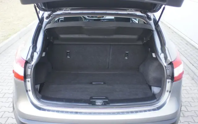 NISSAN Qashqai 1.2 DIG-T N-Connecta