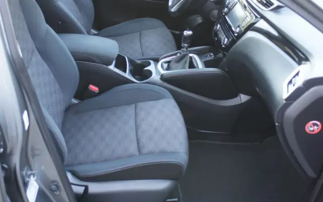 NISSAN Qashqai 1.2 DIG-T N-Connecta