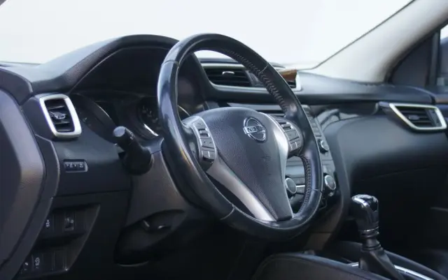 NISSAN Qashqai 1.2 DIG-T N-Connecta