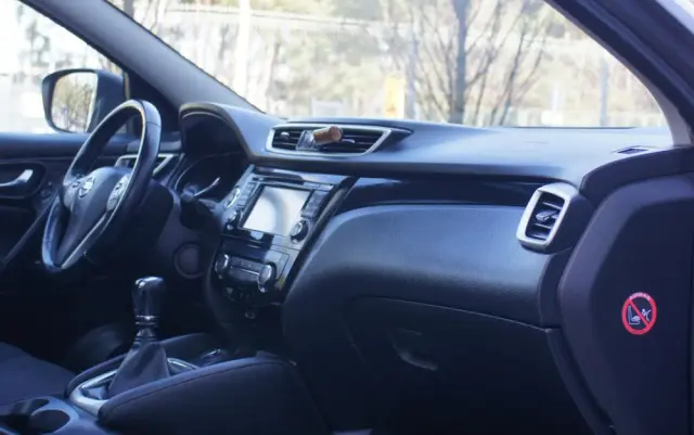 NISSAN Qashqai 1.2 DIG-T N-Connecta