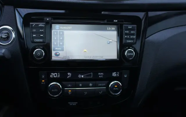 NISSAN Qashqai 1.2 DIG-T N-Connecta