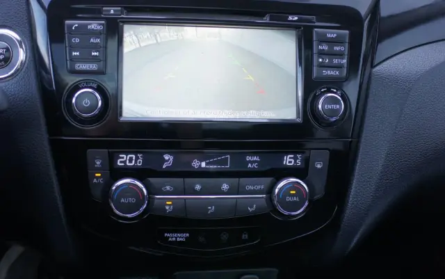 NISSAN Qashqai 1.2 DIG-T N-Connecta