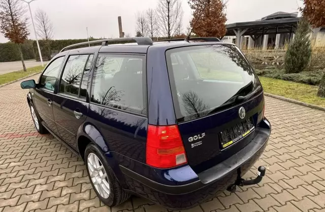 VOLKSWAGEN Golf 