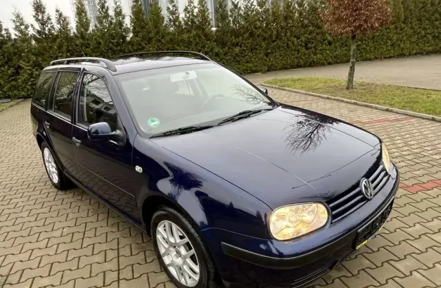 VOLKSWAGEN Golf 