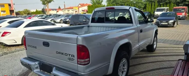 DODGE Dakota 