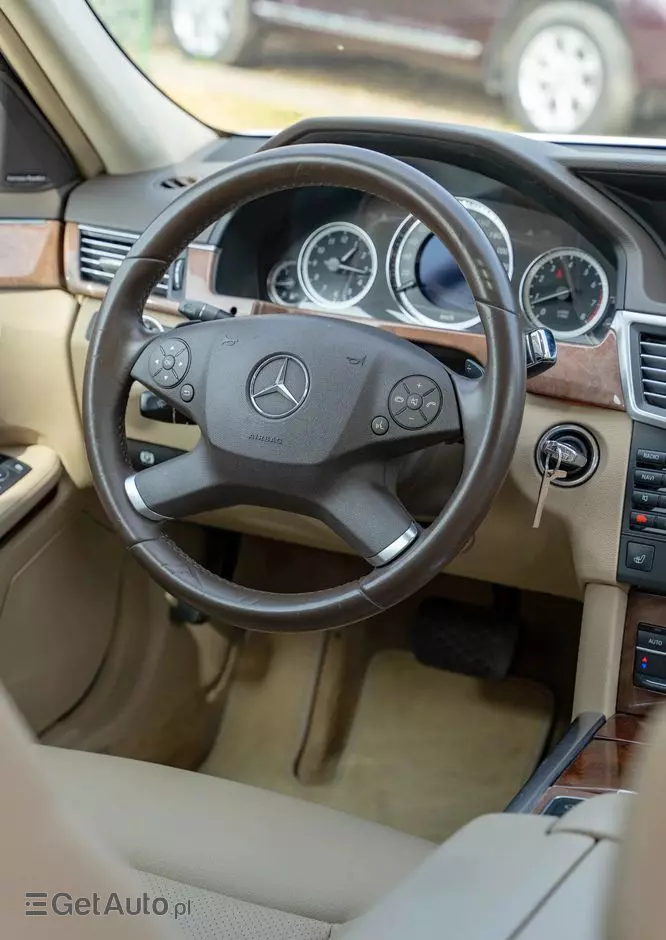 MERCEDES-BENZ Klasa E 350 4-Matic BlueEff Avantgarde