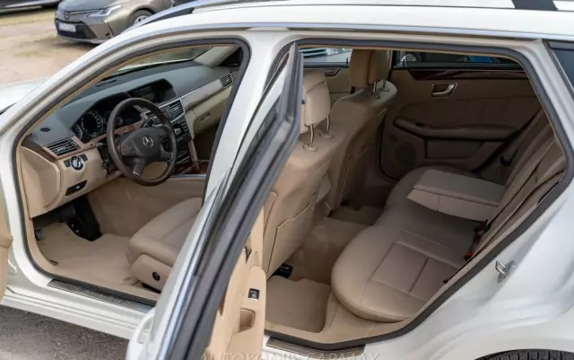 MERCEDES-BENZ Klasa E 350 4-Matic BlueEff Avantgarde