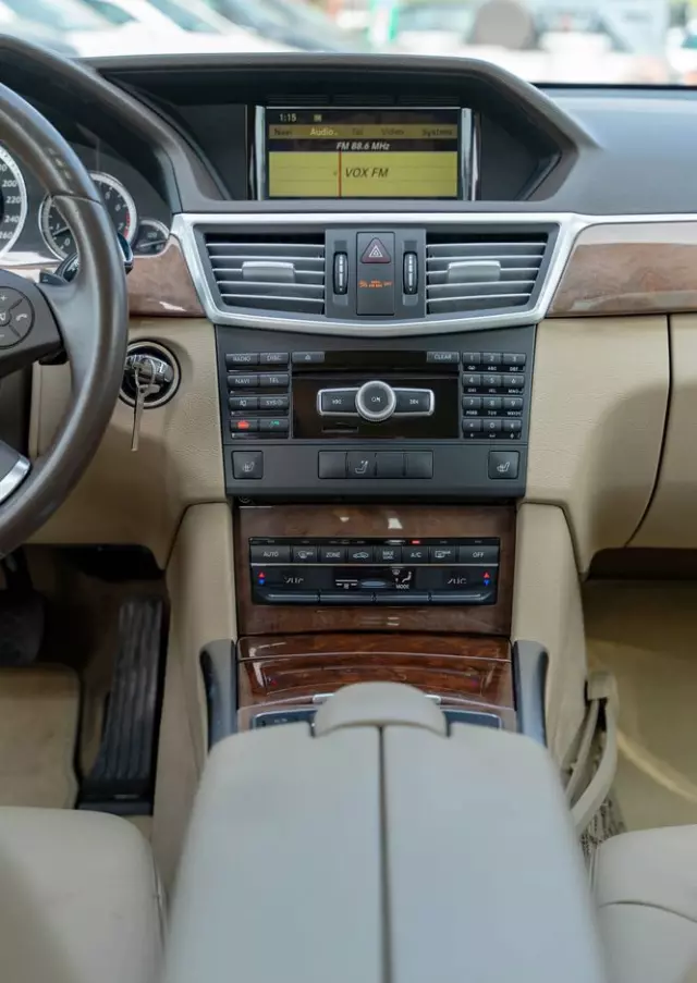 MERCEDES-BENZ Klasa E 350 4-Matic BlueEff Avantgarde