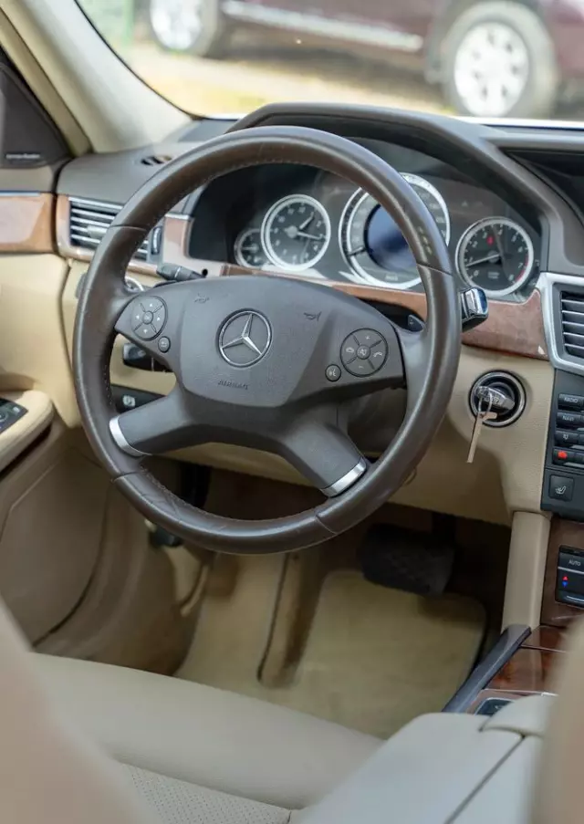 MERCEDES-BENZ Klasa E 350 4-Matic BlueEff Avantgarde