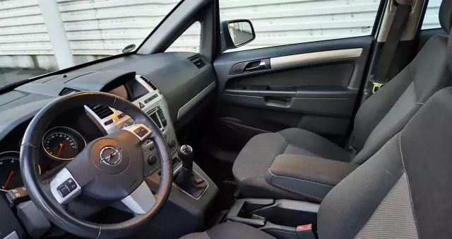 OPEL Zafira 