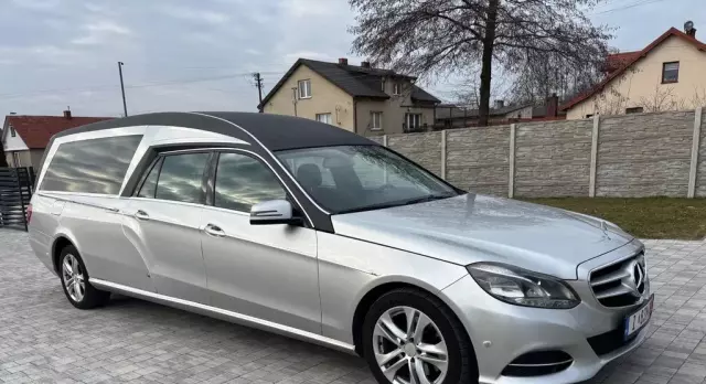 MERCEDES-BENZ Klasa E 