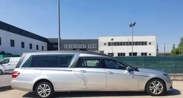 MERCEDES-BENZ Klasa E 