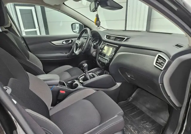 NISSAN Qashqai 1.3 DIG-T N-Connecta