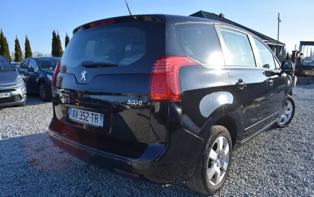 PEUGEOT 5008 HDI FAP 150 Premium