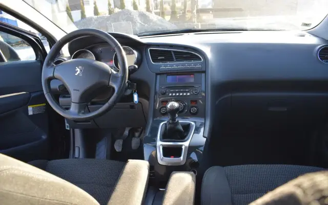 PEUGEOT 5008 HDI FAP 150 Premium