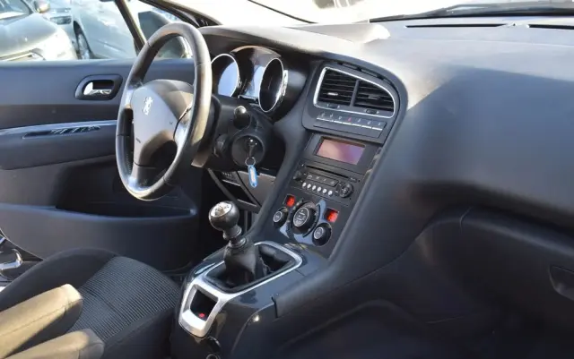 PEUGEOT 5008 HDI FAP 150 Premium