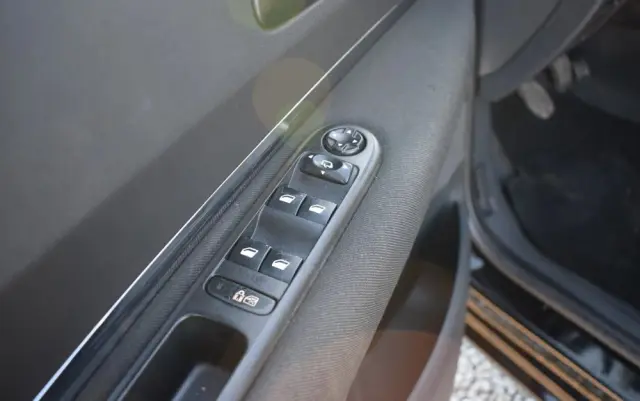 PEUGEOT 5008 HDI FAP 150 Premium