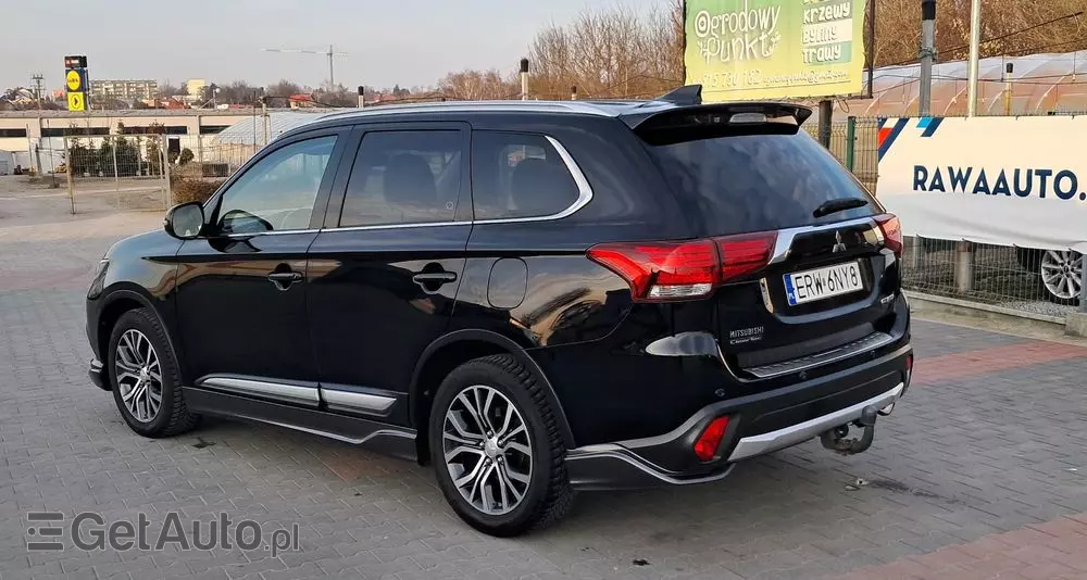 MITSUBISHI Outlander 2.0 2WD CVT Diamant Edition+