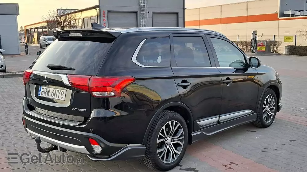 MITSUBISHI Outlander 2.0 2WD CVT Diamant Edition+