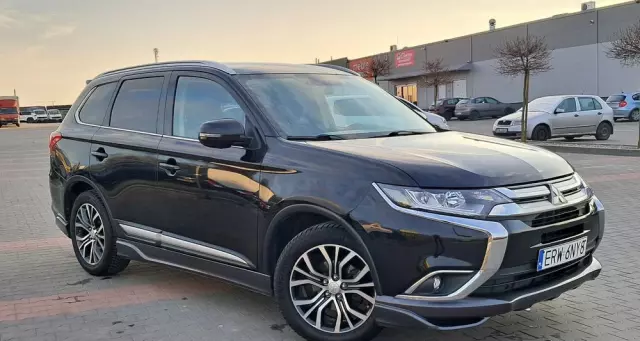 MITSUBISHI Outlander 2.0 2WD CVT Diamant Edition+