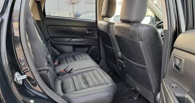 MITSUBISHI Outlander 2.0 2WD CVT Diamant Edition+