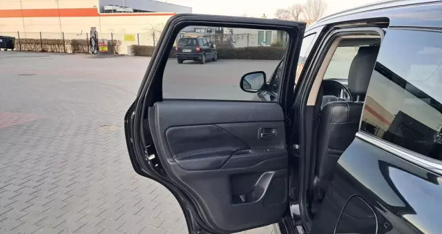 MITSUBISHI Outlander 2.0 2WD CVT Diamant Edition+