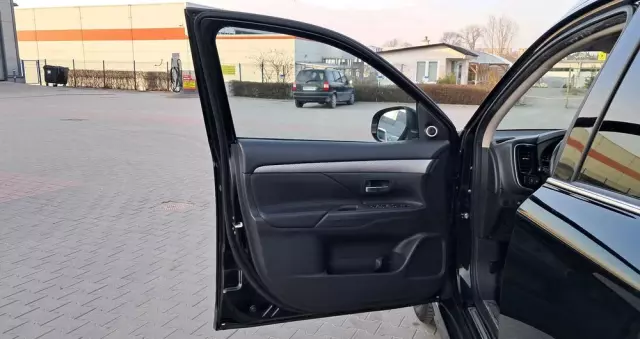 MITSUBISHI Outlander 2.0 2WD CVT Diamant Edition+