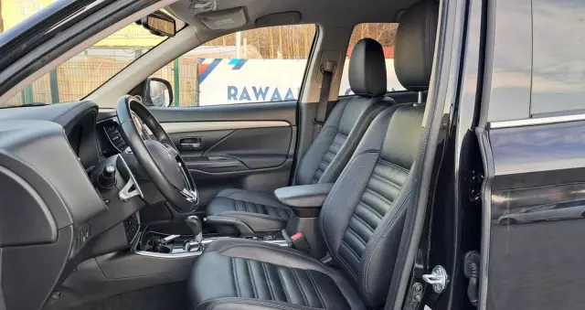 MITSUBISHI Outlander 2.0 2WD CVT Diamant Edition+