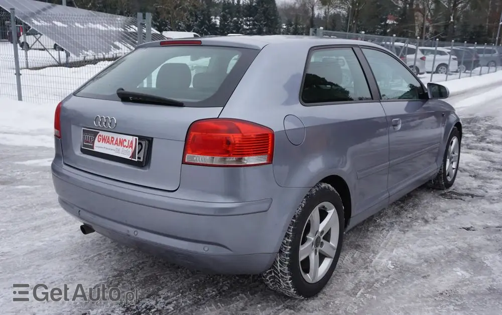 AUDI A3 3-drzwiowe 1.6 Ambiente