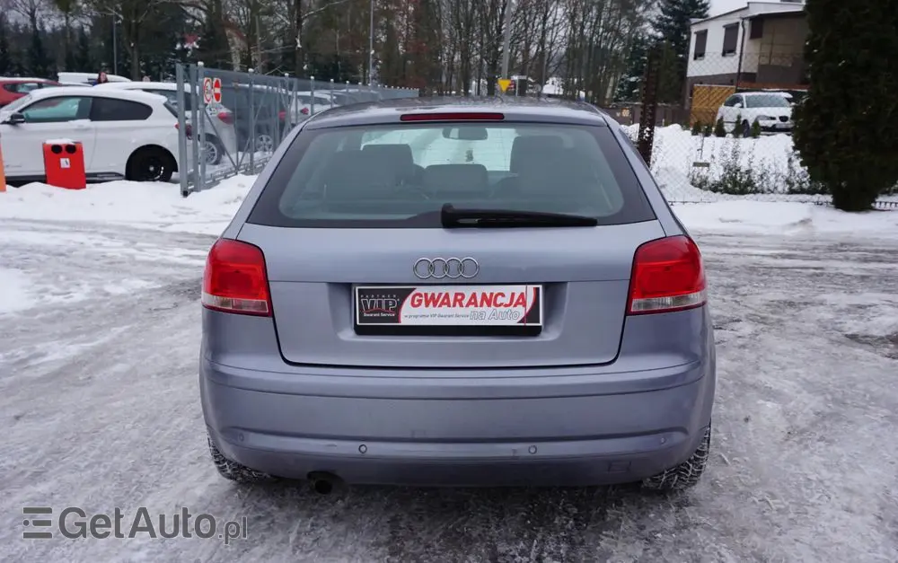 AUDI A3 3-drzwiowe 1.6 Ambiente