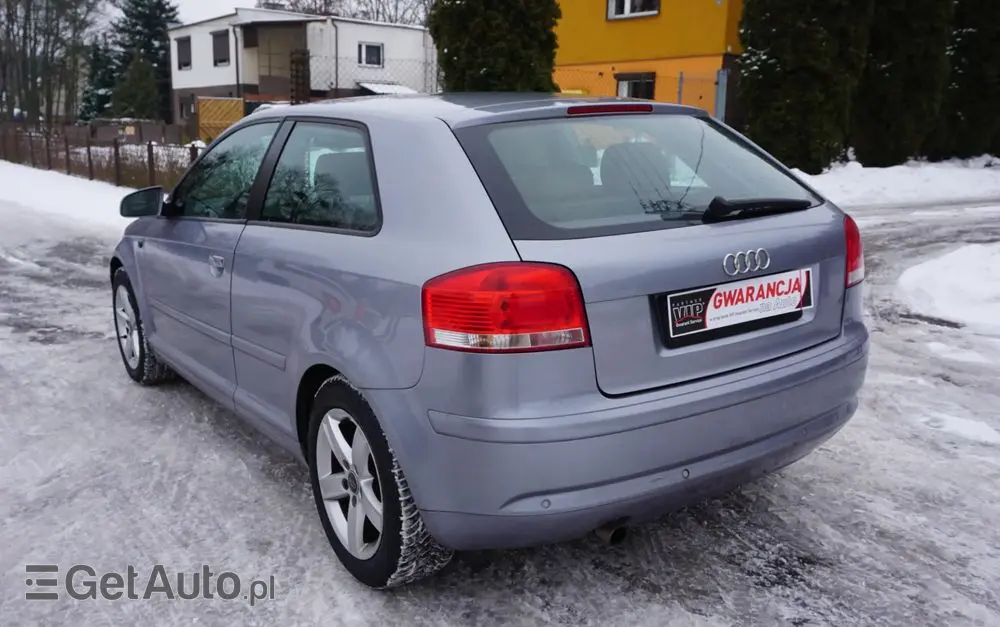 AUDI A3 3-drzwiowe 1.6 Ambiente