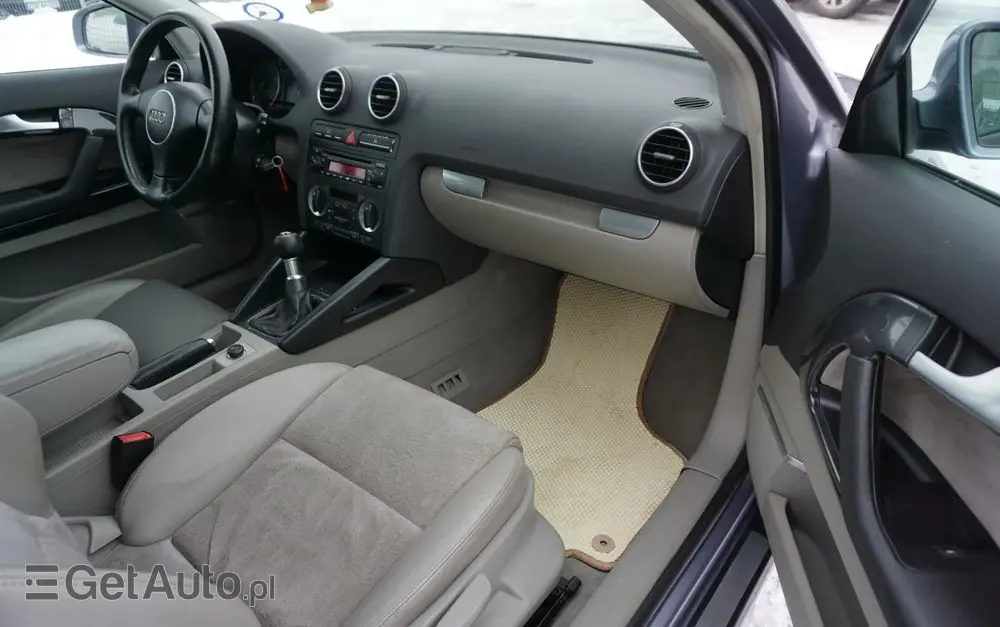 AUDI A3 3-drzwiowe 1.6 Ambiente
