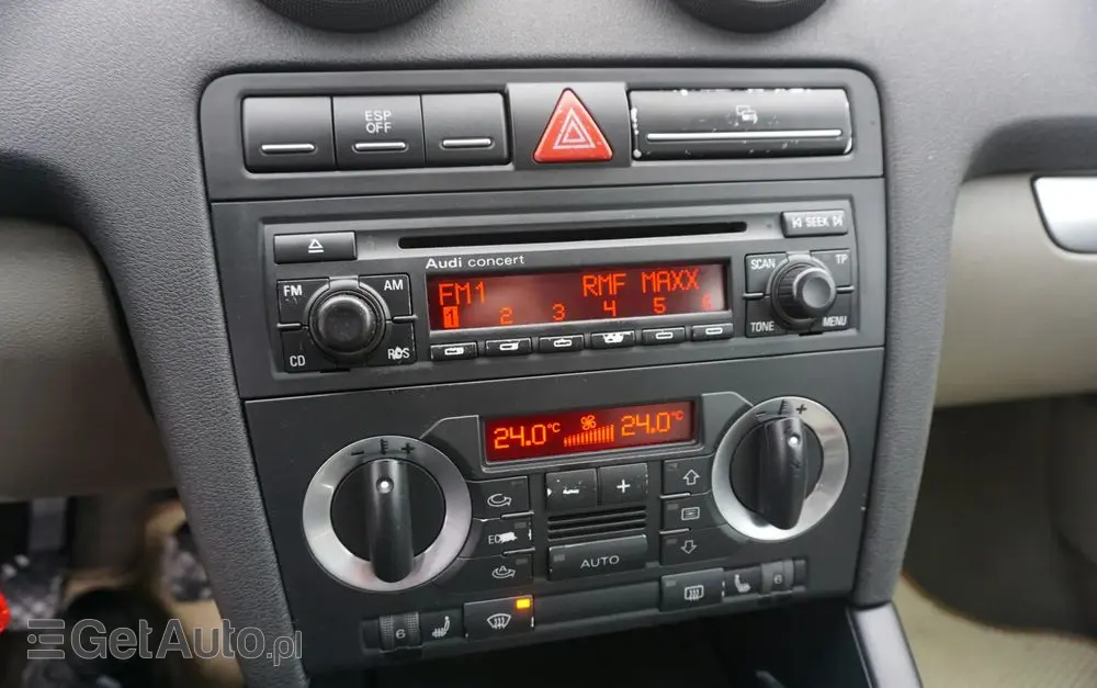 AUDI A3 3-drzwiowe 1.6 Ambiente