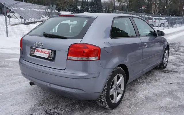 AUDI A3 3-drzwiowe 1.6 Ambiente
