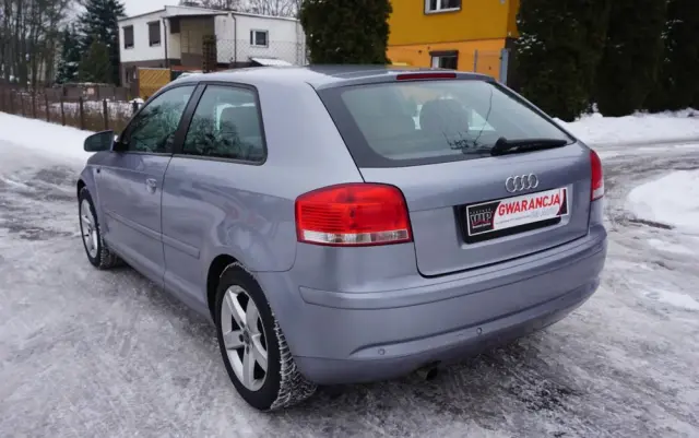 AUDI A3 3-drzwiowe 1.6 Ambiente