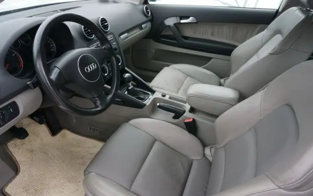 AUDI A3 3-drzwiowe 1.6 Ambiente