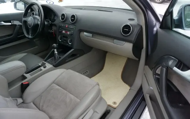 AUDI A3 3-drzwiowe 1.6 Ambiente