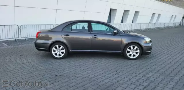 TOYOTA Avensis 