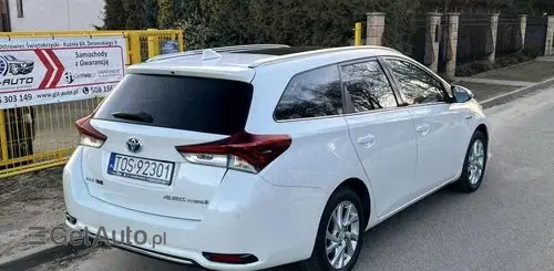 TOYOTA Auris 
