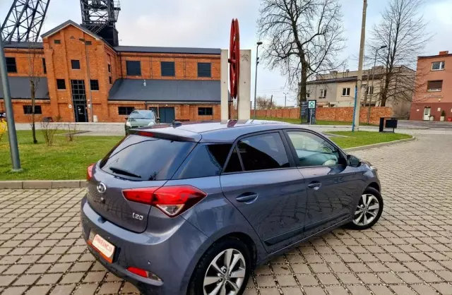 HYUNDAI I20 