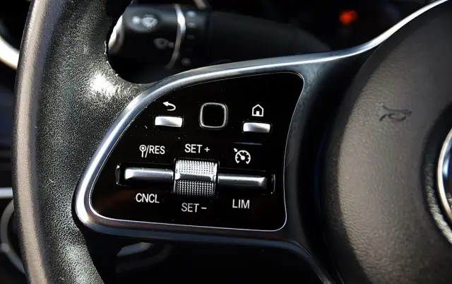 MERCEDES-BENZ GLC 200 4-Matic