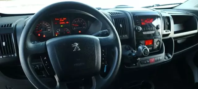 PEUGEOT Boxer 