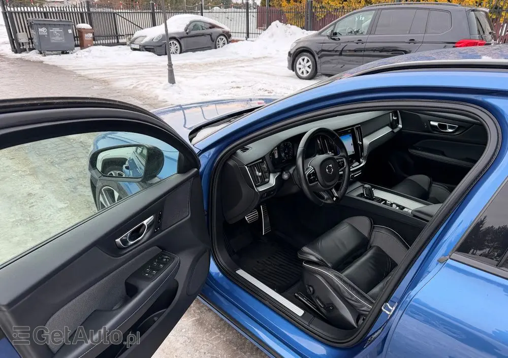 VOLVO V60 B4 B R-Design