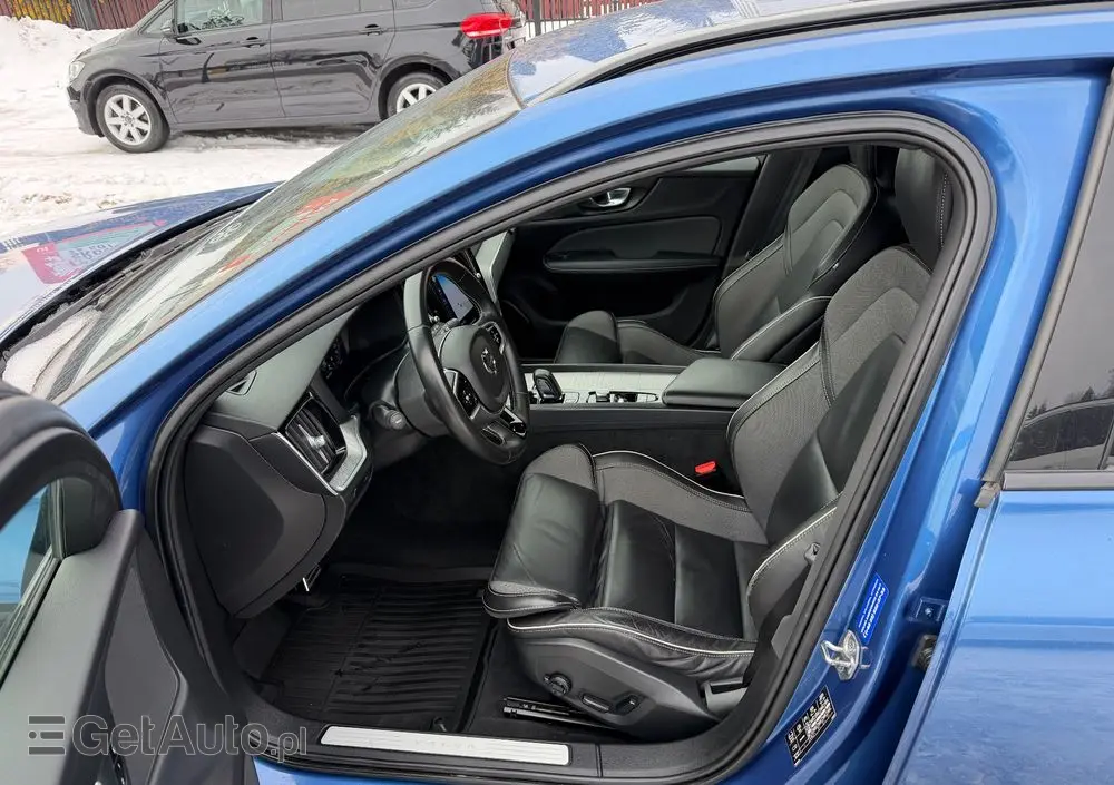 VOLVO V60 B4 B R-Design