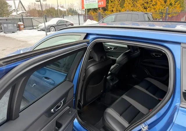 VOLVO V60 B4 B R-Design