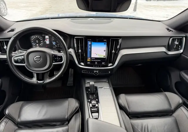 VOLVO V60 B4 B R-Design