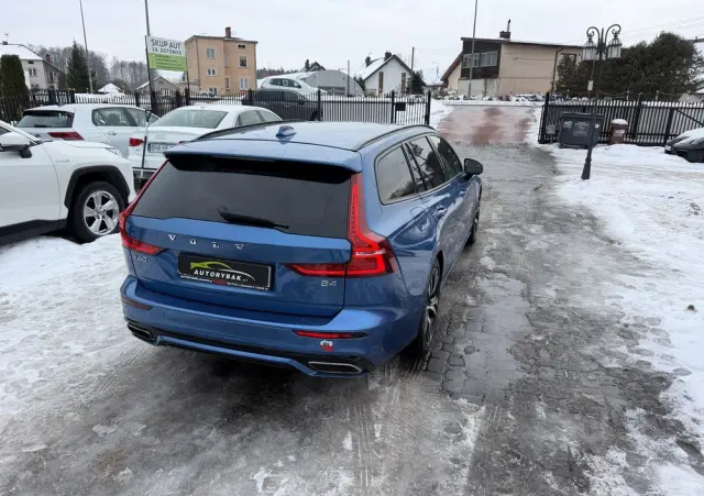 VOLVO V60 B4 B R-Design