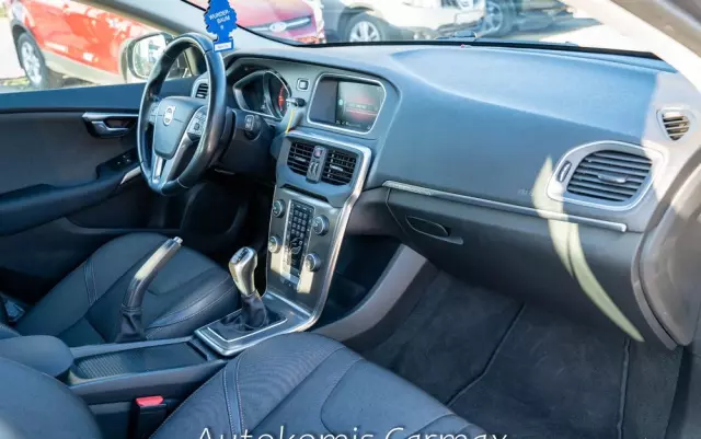 VOLVO V40 Cross Country D3 Kinetic